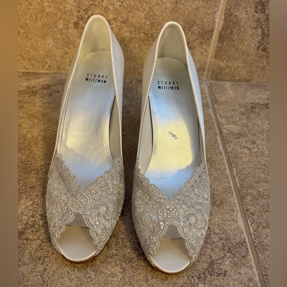 Stuart Weitzman Chantelle Ivory Chantilly Lace heels